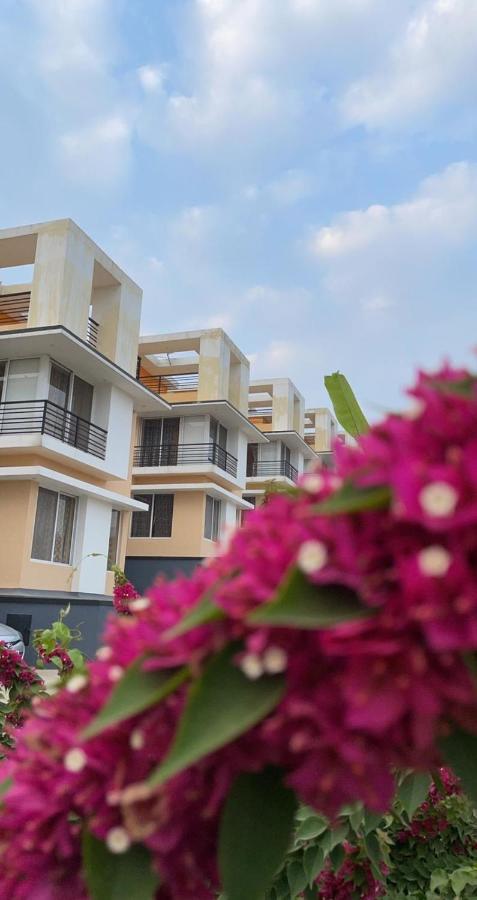 ROYAL MEADOWS - IGATPURI Bungalow C Bagian luar foto