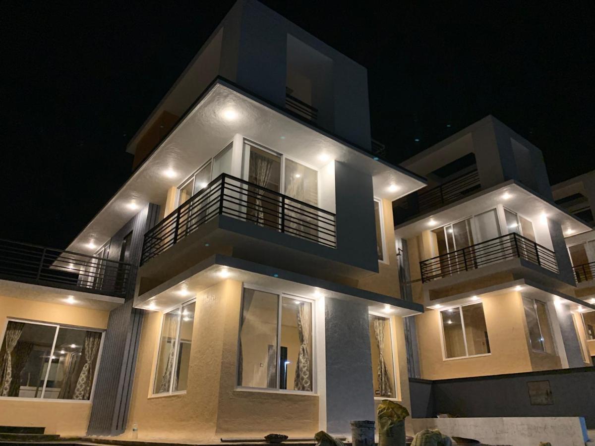 ROYAL MEADOWS - IGATPURI Bungalow C Bagian luar foto