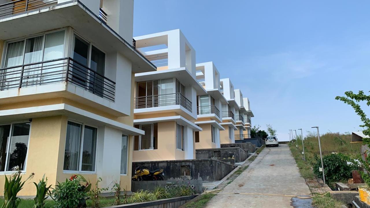 ROYAL MEADOWS - IGATPURI Bungalow C Bagian luar foto